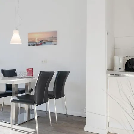 Marin, 16 زينوويتز